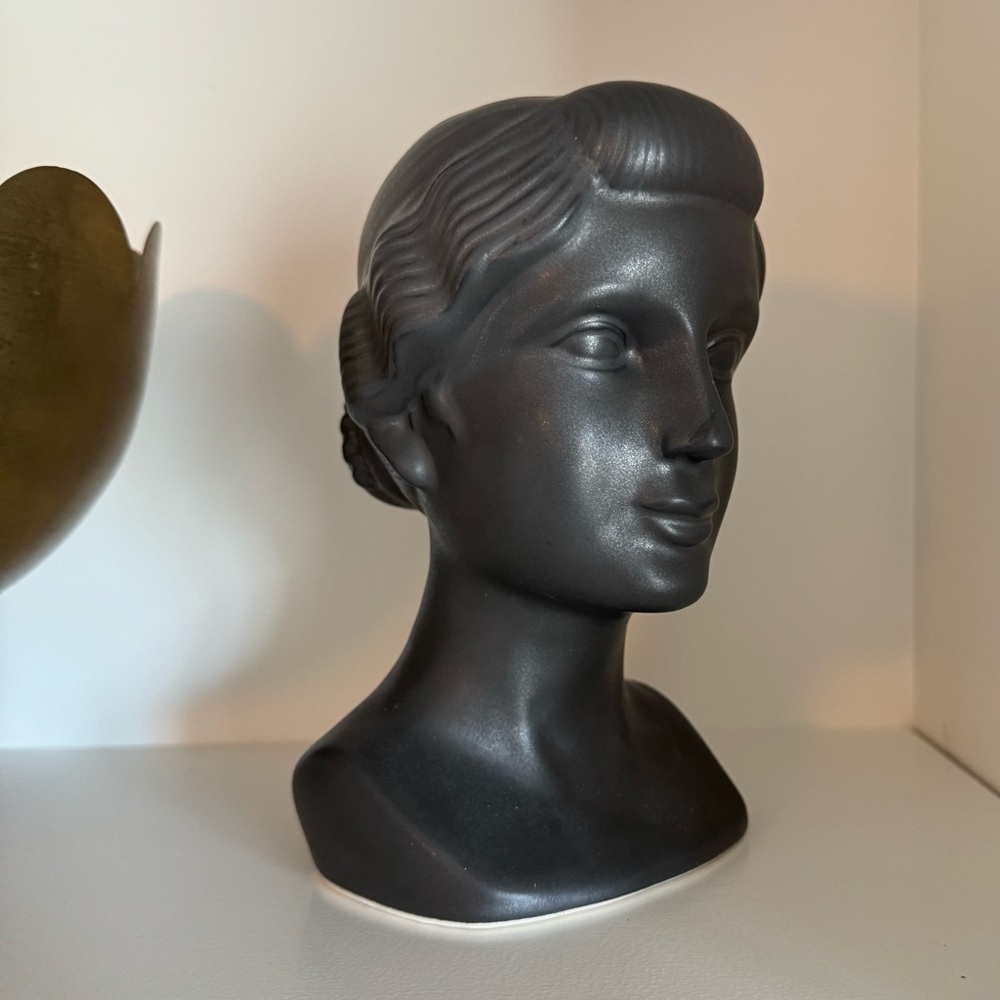Anthropologie Bust